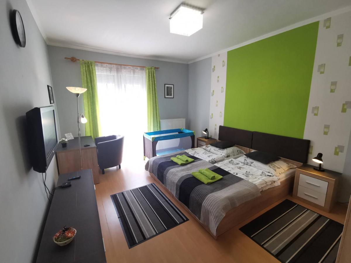 Smart Szallas Apartman Μίσκολτς Εξωτερικό φωτογραφία